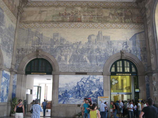 Sao Bento station with its azulejos (blue tiles)