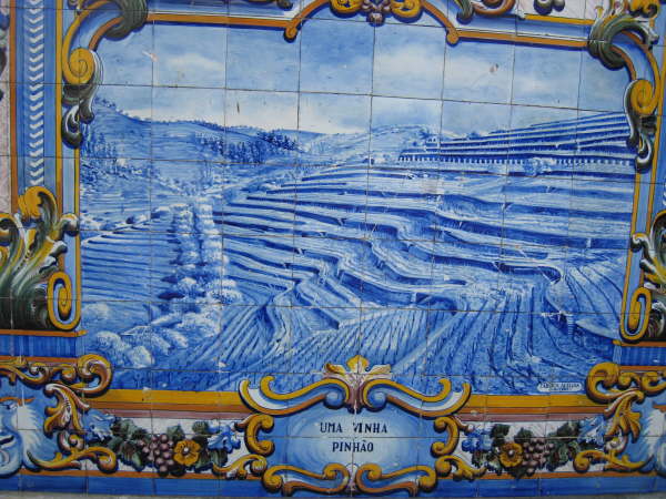 Mural at Pinhao railway station