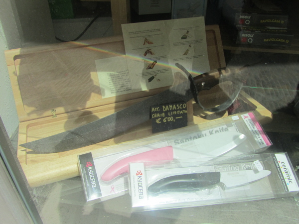 Sword for opening champagne bottle !