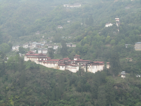 Dzong (temple) at Trongsa