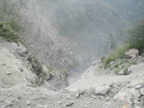 DON'T LOOK DOWN - the view from the bus