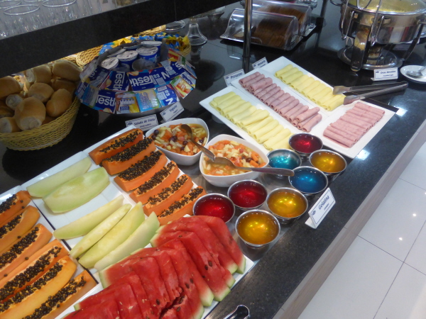 Breakfast at the Cuiab hotel (inc blue jelly)