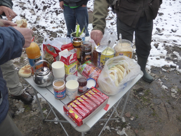 Breakfast picnic on the first day