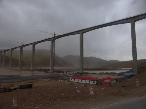 Vast new viaduct under construction