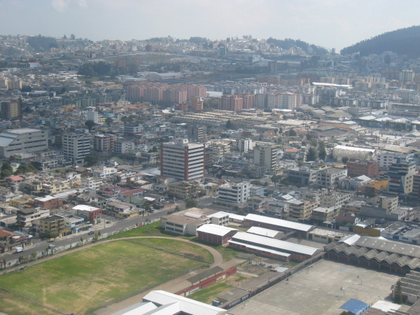 Landing at Quito (a city of 2m people)