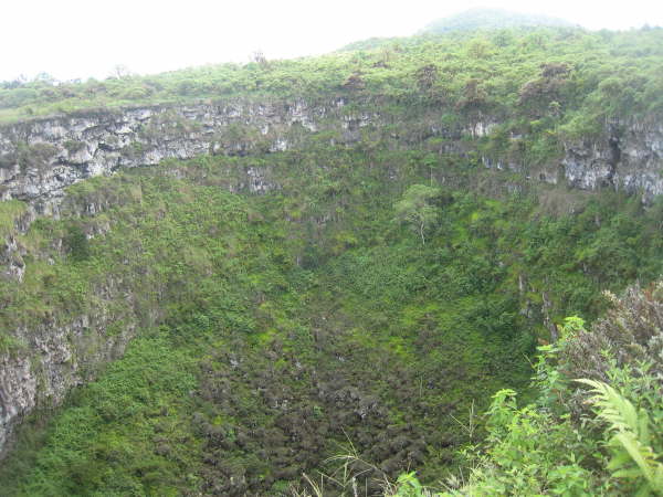 Santa Cruz - volcanic sinkhole