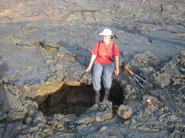 Santiago - Sullivan Bay - lava and Liz