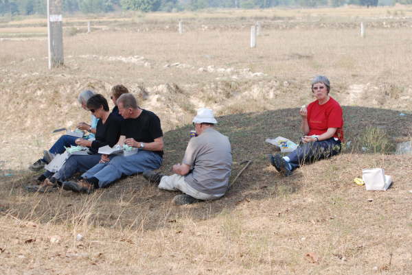 Lunchtime on the way to Kosi Tappu