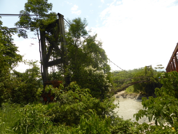 Disused suspension bridge at Pilcopata