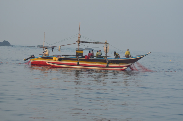 Fishing boat 